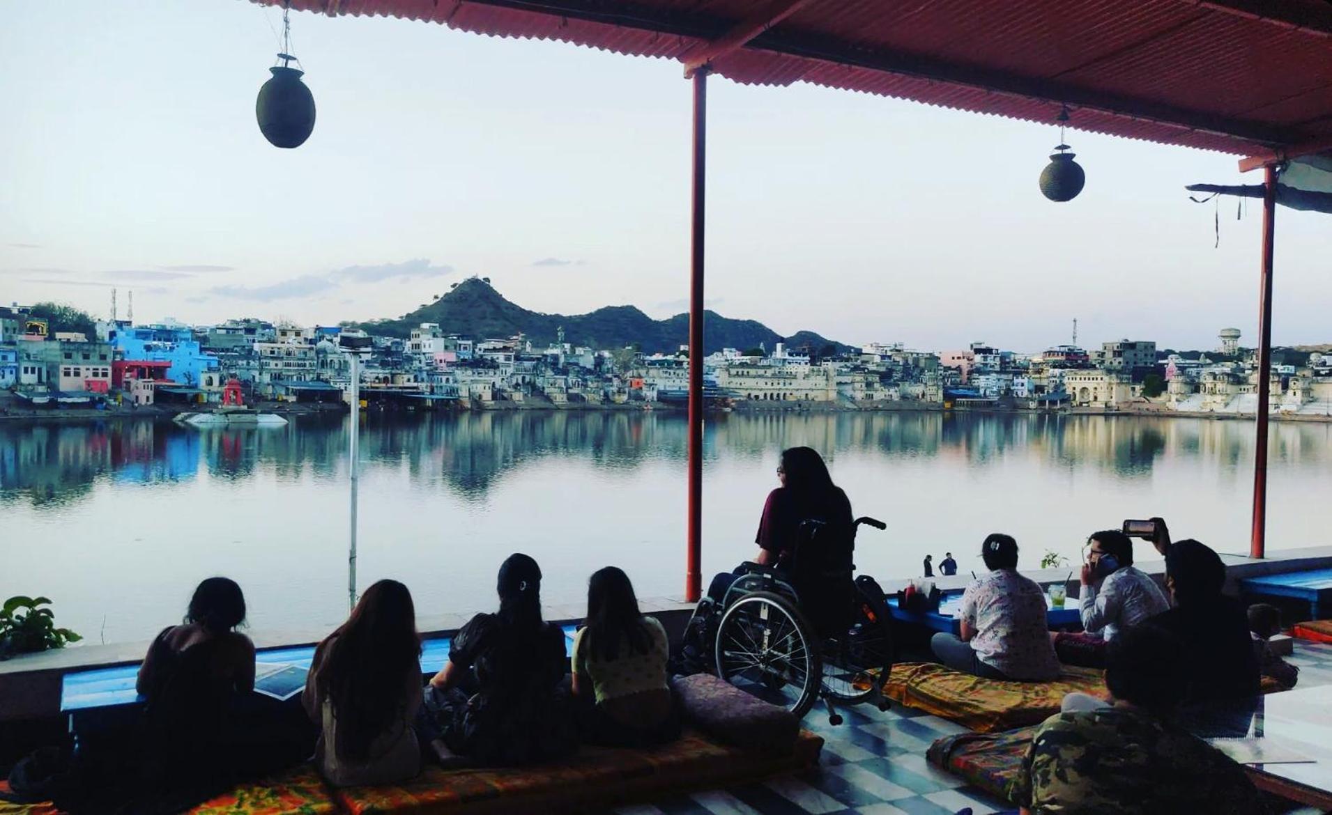 Doctor Alone Hostel Pushkar Bagian luar foto