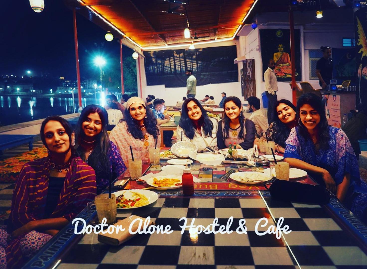 Doctor Alone Hostel Pushkar Bagian luar foto